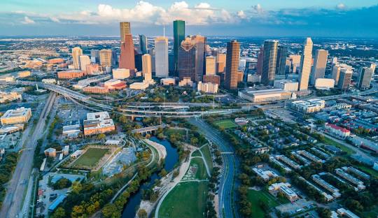 Image of D4 Mortgage team assisting clients with FHA, VA, and USDA loan options in Harris County, Texas.